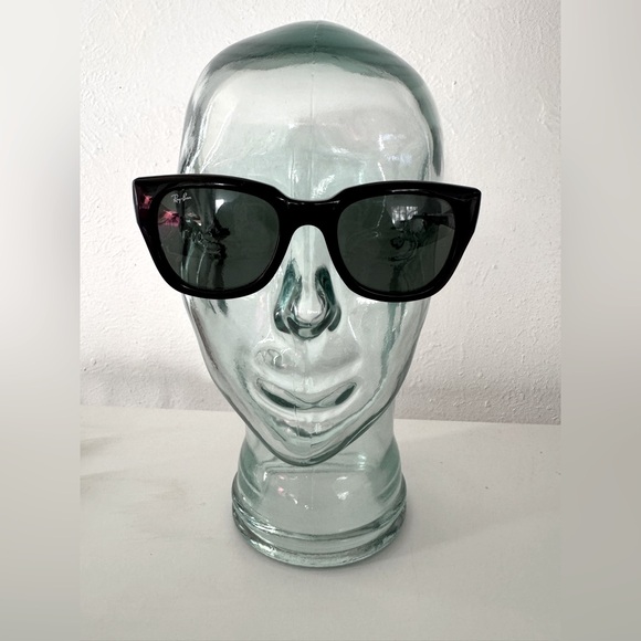 Ray-Bans Black Wayfarer Women’s RB 4178 52 mm Cat Eye Sunglasses RayBans - Picture 7 of 15